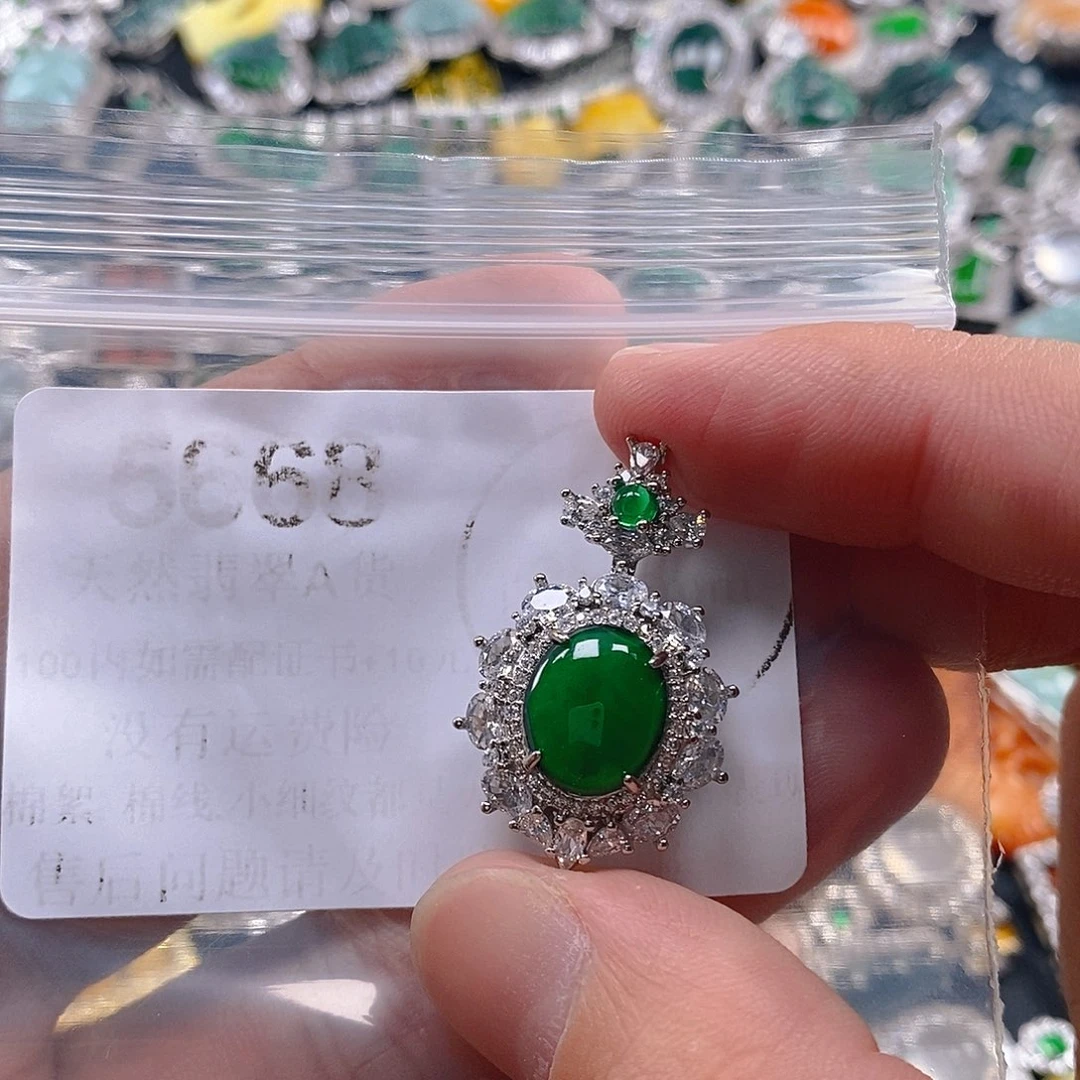 吊坠(不含链)未镶嵌翡翠