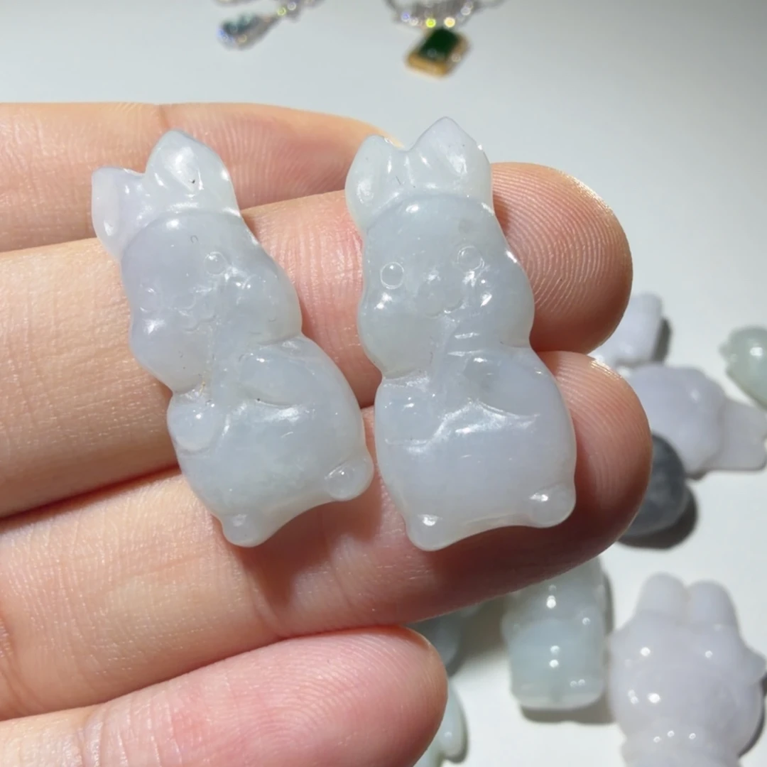 颈饰未镶嵌翡翠好