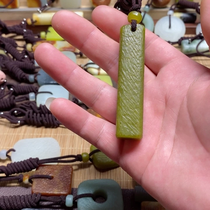 蛇纹石玉挂件未镶嵌维*