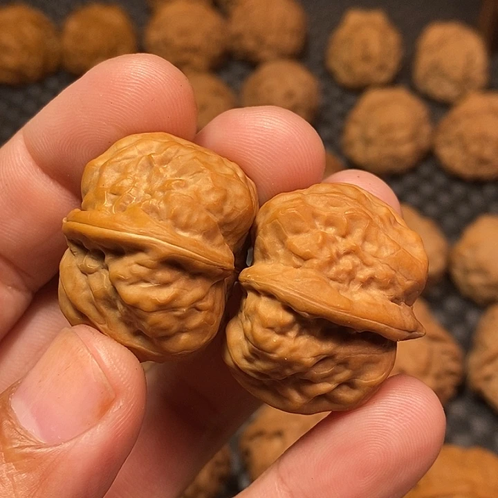 顺***文玩核桃吊坠31尺，蛤蟆头
