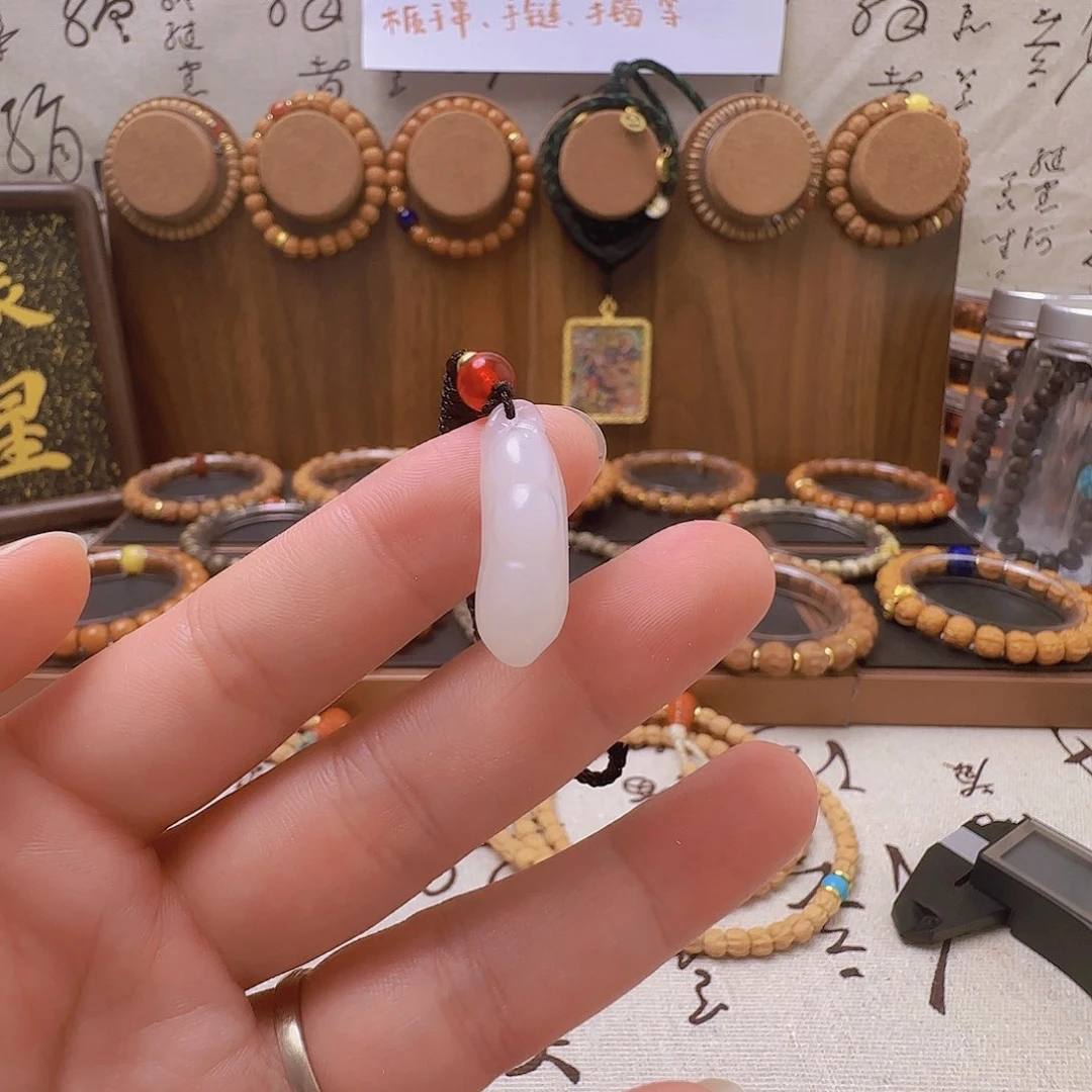 非金属无精品吊坠