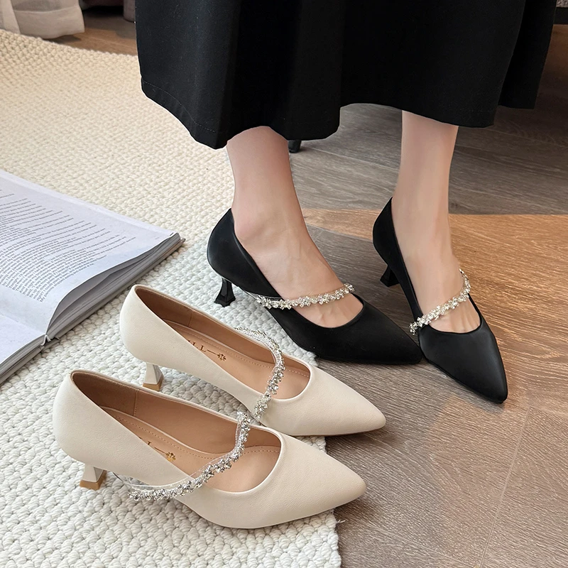 大码女鞋加宽胖脚35到45尖头一字扣带水钻高跟鞋浅口细跟软面单鞋