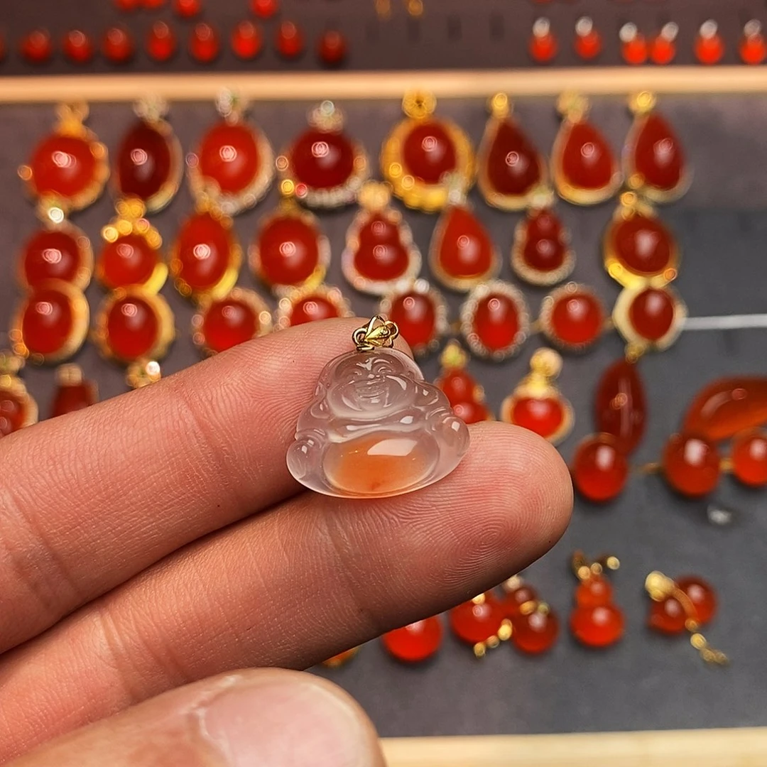 南红玛瑙颈饰18K金镶嵌