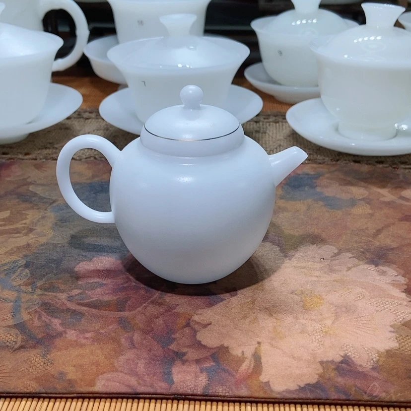 【闪购商品】我不敢看电视我在床底下睡觉