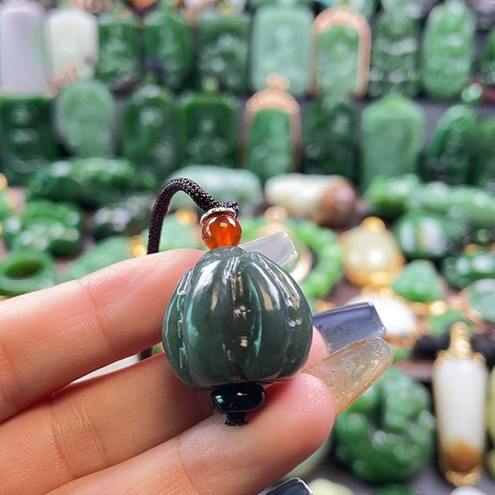 贞***和田玉未镶嵌挂件