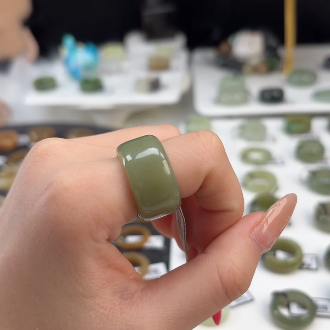 和田玉未镶嵌戒指O58湖绿圆切16.4