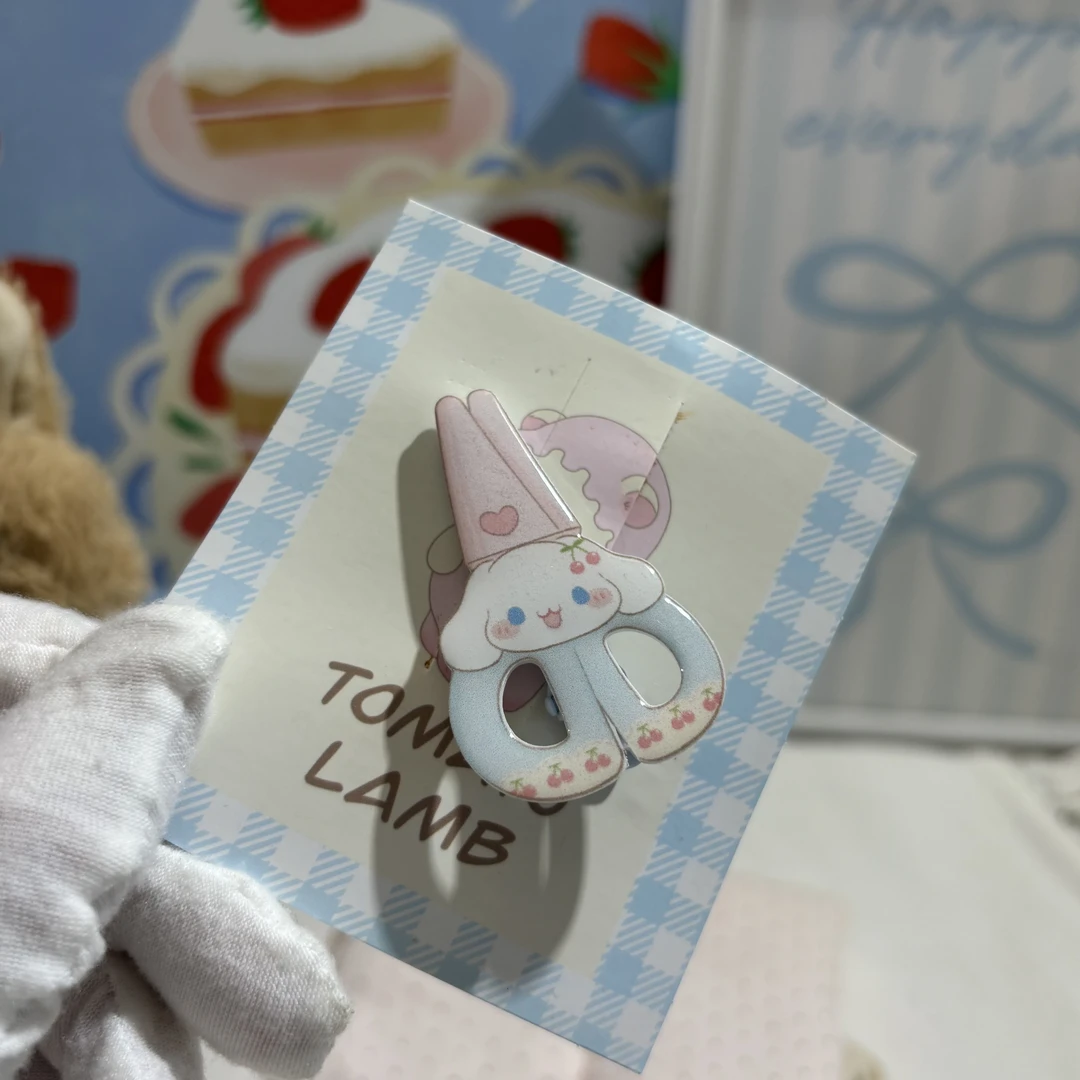 7605玉桂狗剪刀发夹