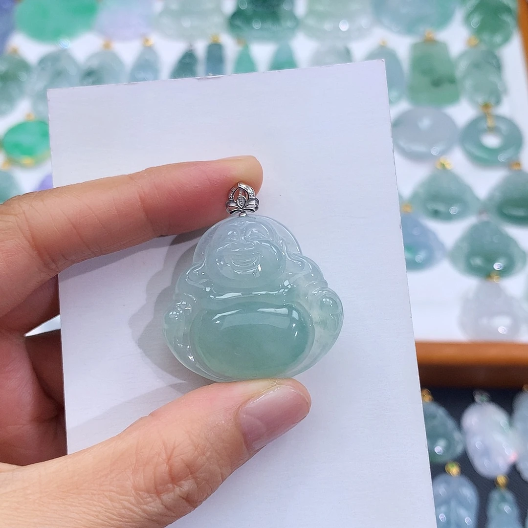 翡翠18K金镶嵌颈饰翡翠吊坠