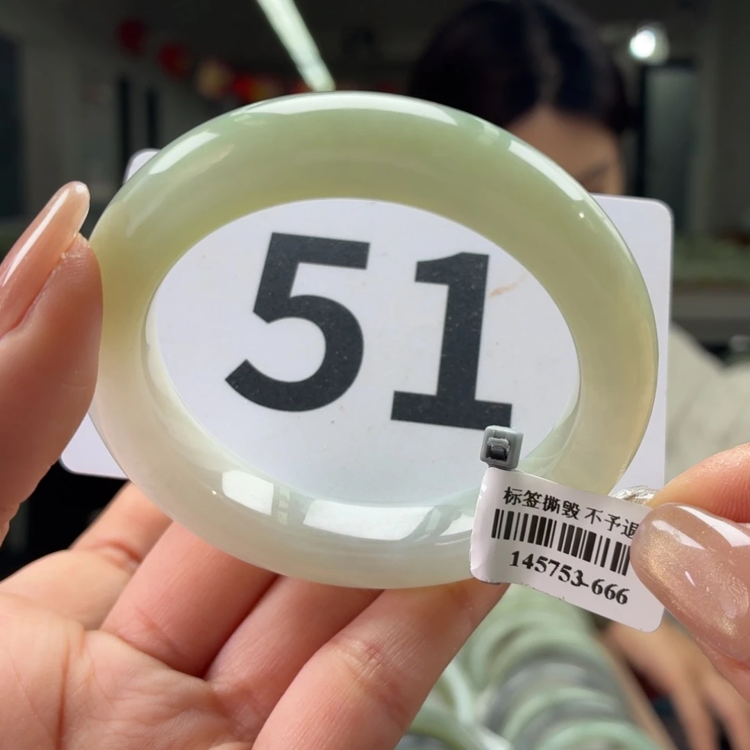 未镶嵌手镯和田玉微瑕