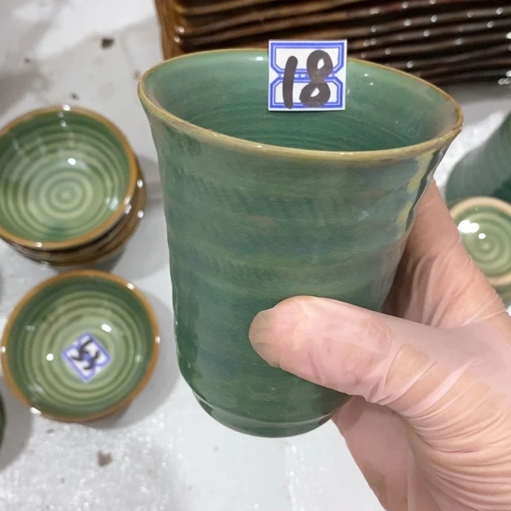 瓷片五厂绿釉闻香杯微瑕疵
