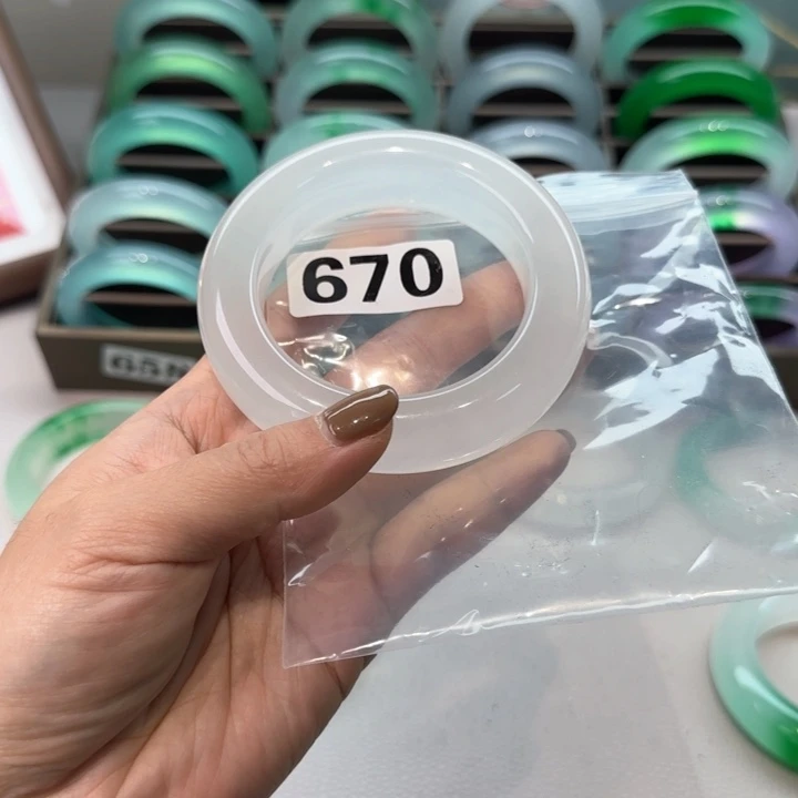 玉小*几时尚飘花手镯670