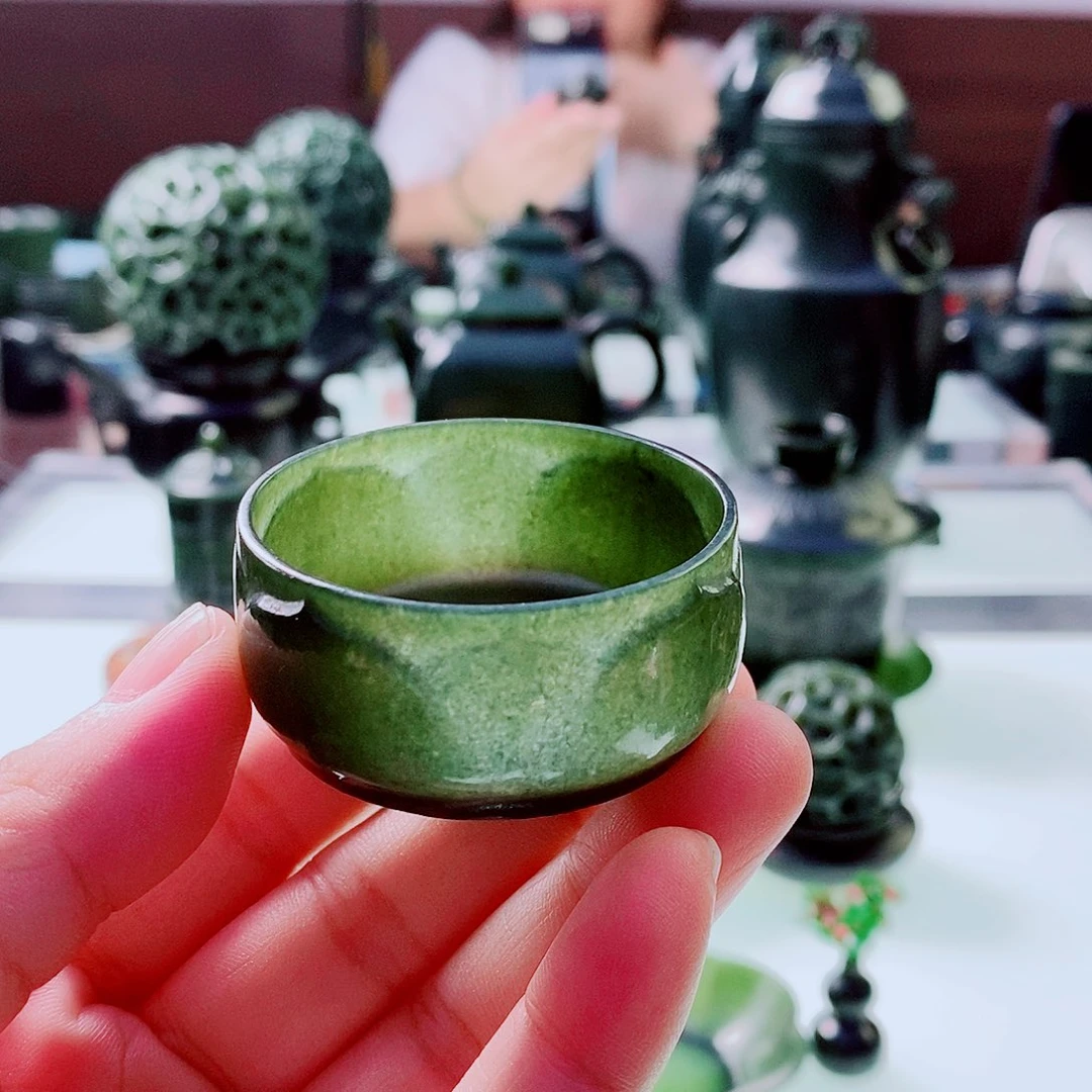 未镶嵌和田玉（青玉）摆件