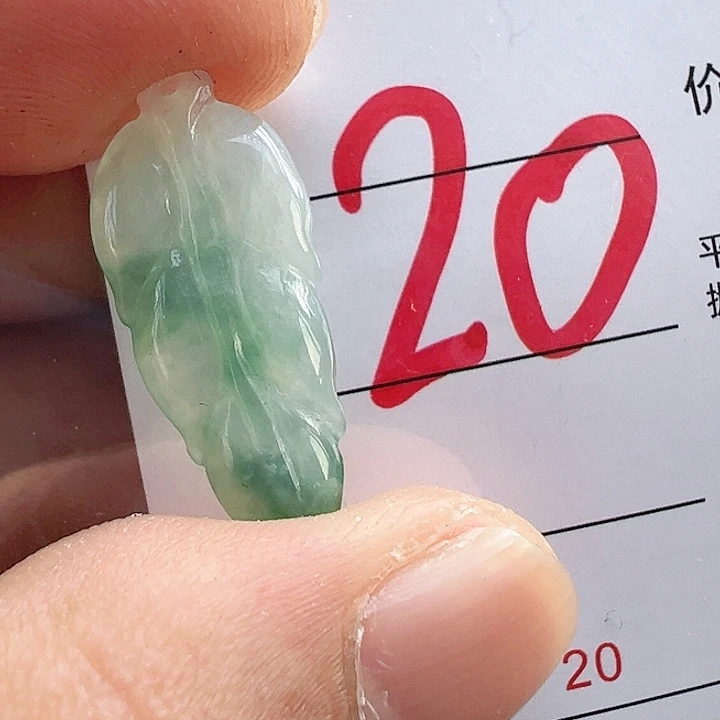 颈饰未镶嵌翡翠小*
