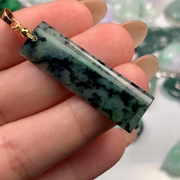 翡翠未镶嵌项圈翡翠