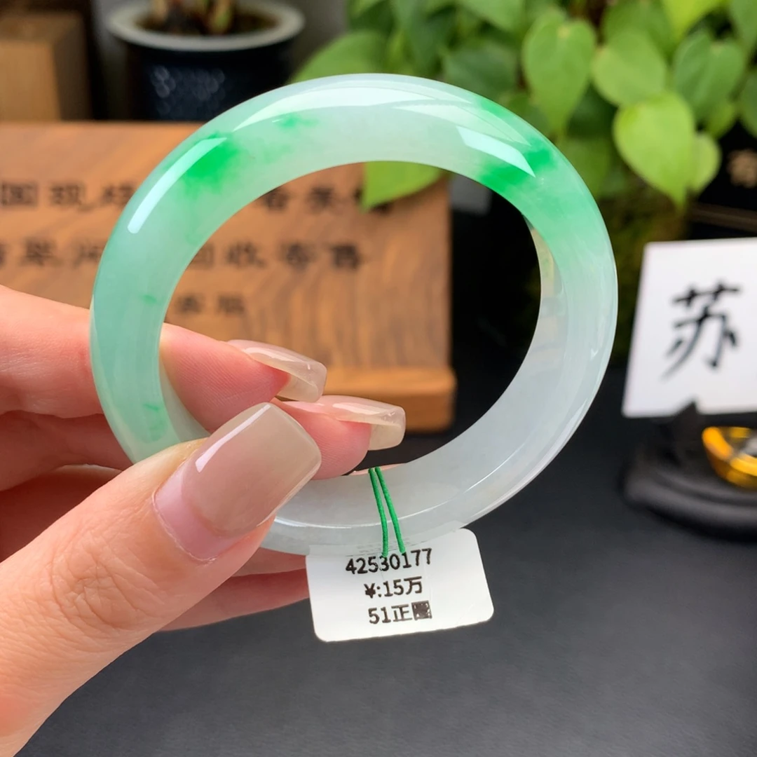 翡翠手镯未镶嵌一手正圈51种色兼具