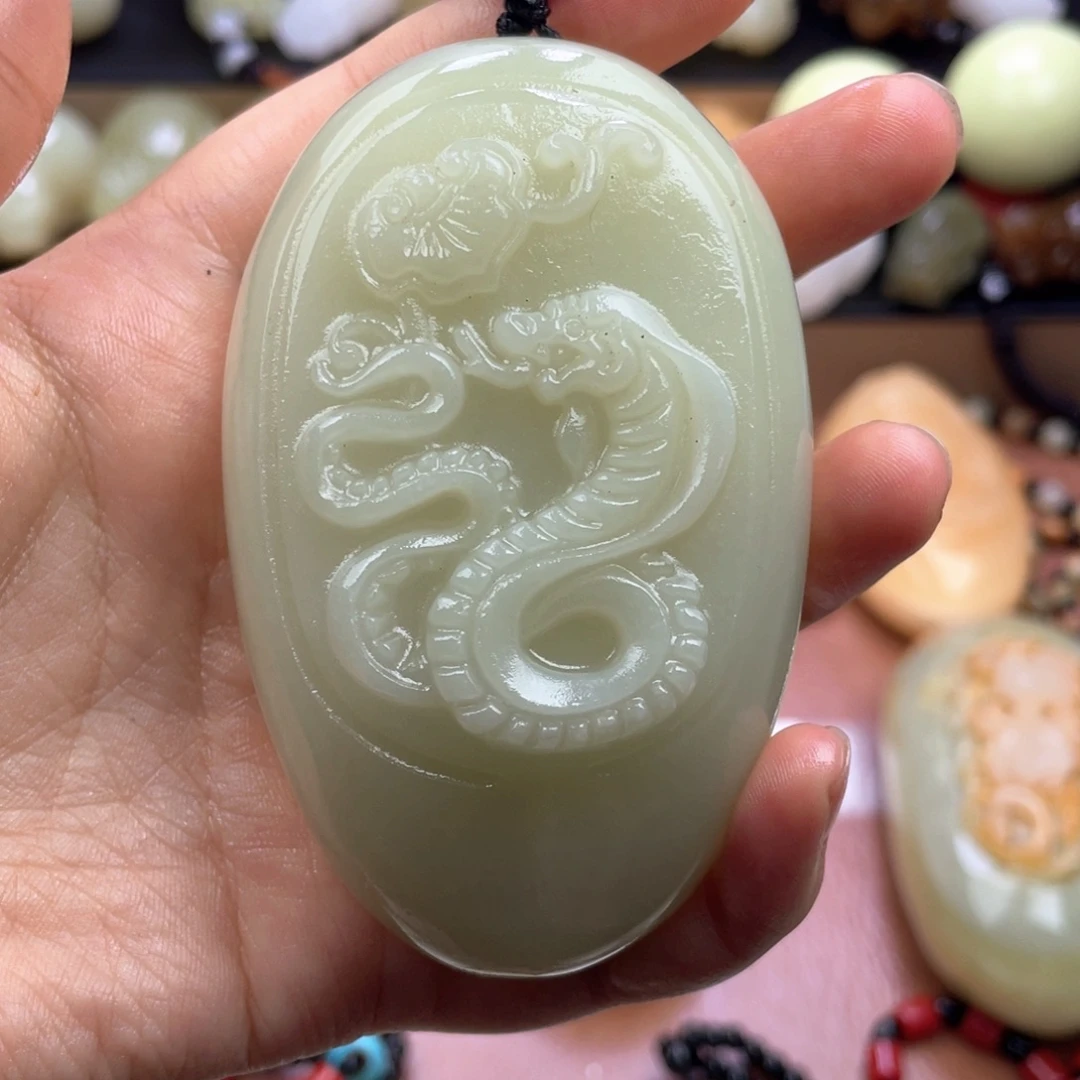 樱***乐石材天然古青石手把件