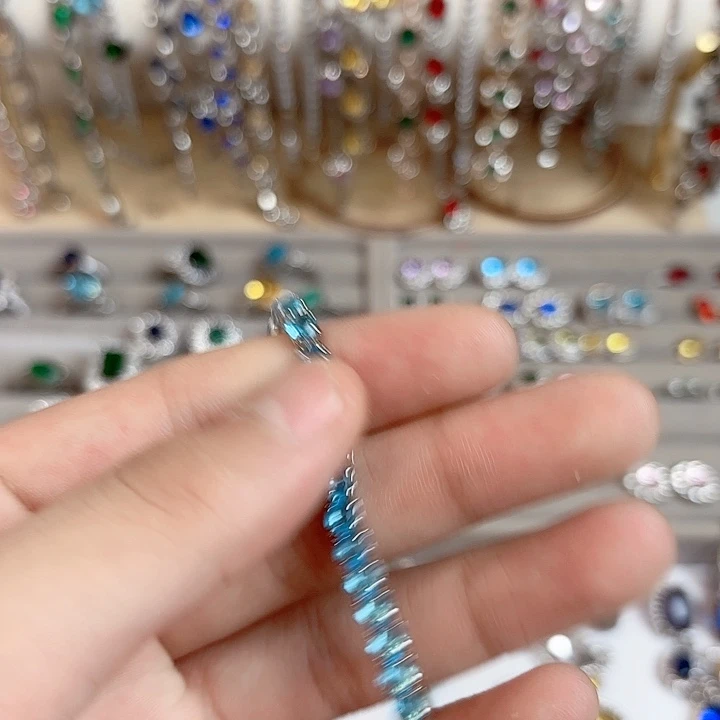 未镶嵌托帕石手链