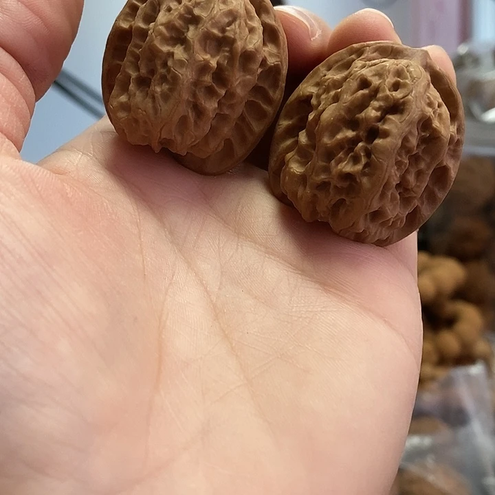 把件文玩核桃35蜡皮磐石小众