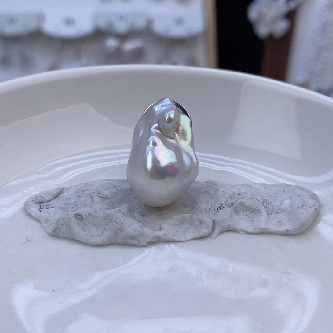 合金淡水珍珠胸饰