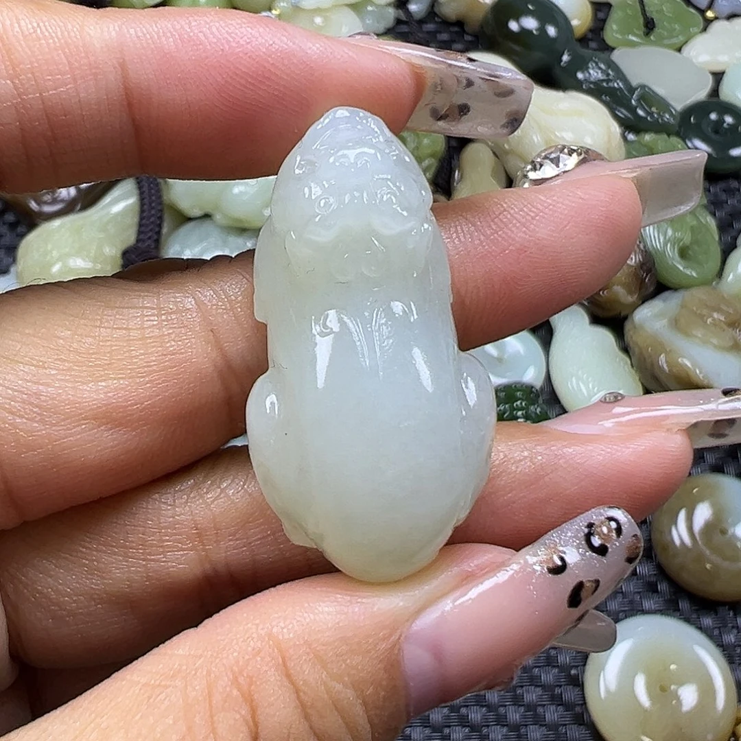 白***优颈饰未镶嵌和田玉微瑕漏卡38.7