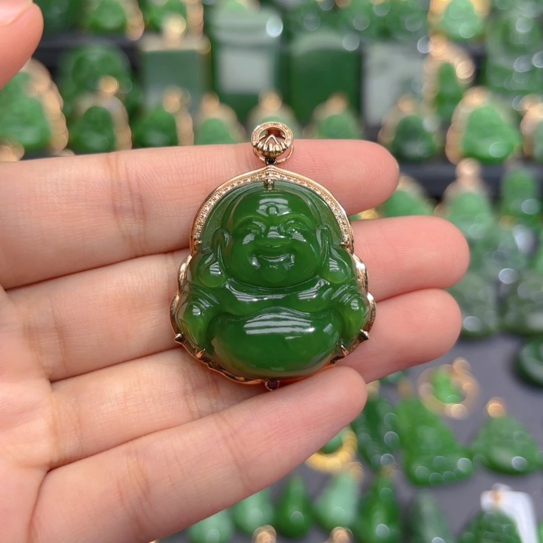 颈饰18K金镶嵌和田玉（碧玉）