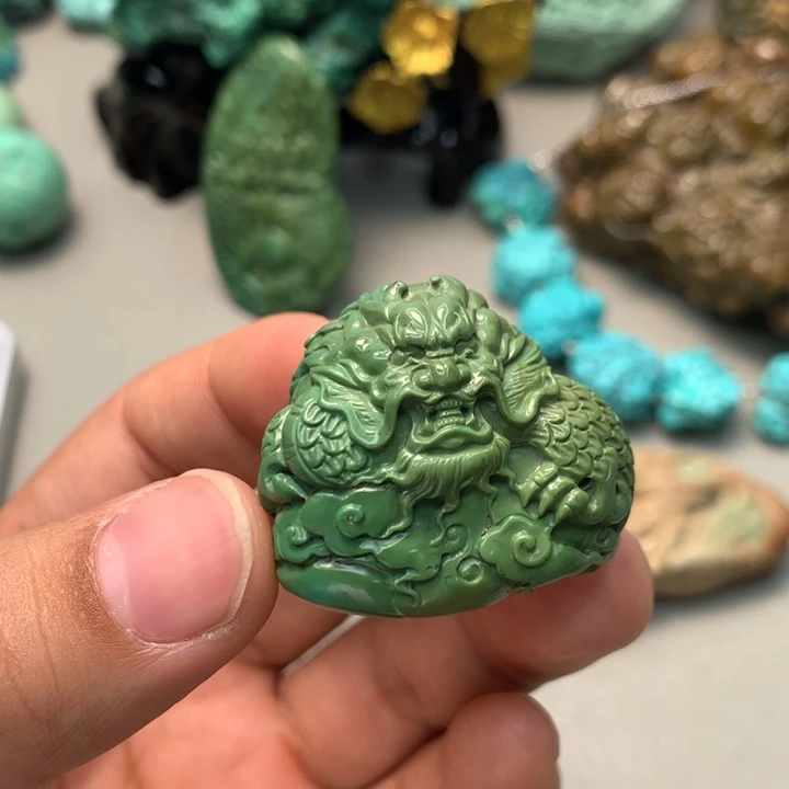 绿松石未镶嵌颈饰