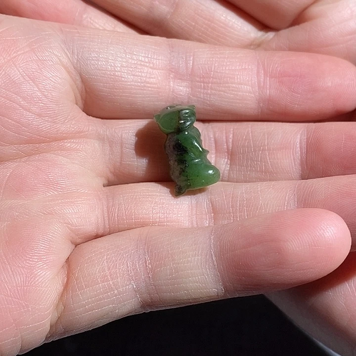 和田玉（糖玉）在未镶嵌泰**克