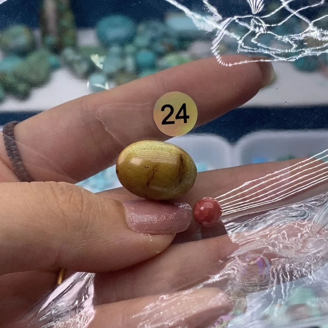 南红玛瑙未镶嵌珠宝奇石