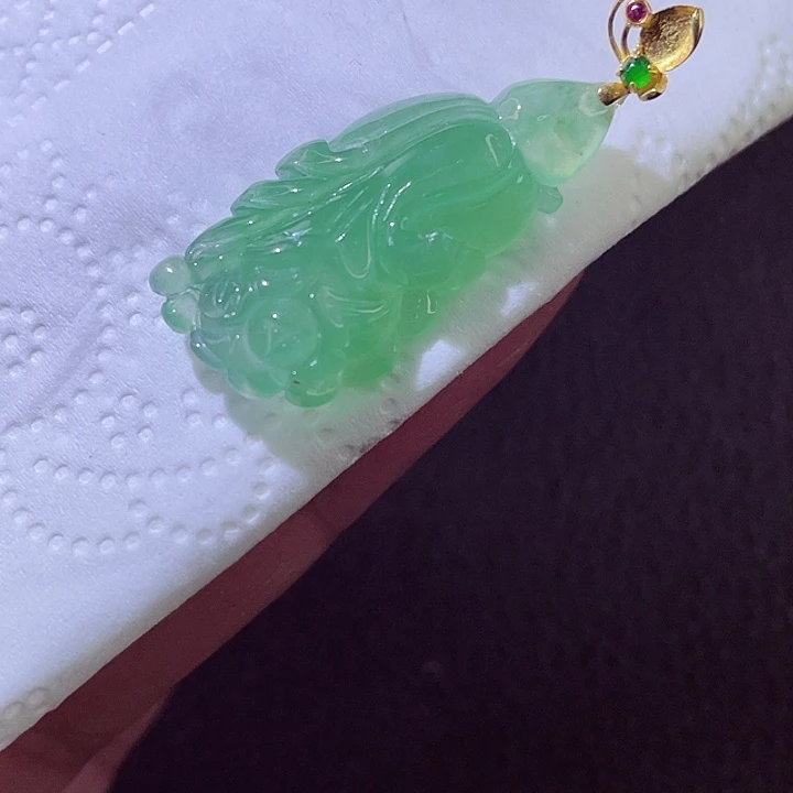 颈饰18K金镶嵌翡翠翡翠