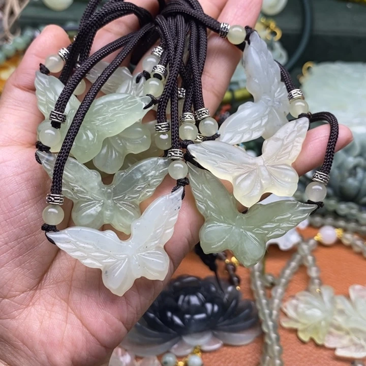 蛇纹石玉未镶嵌吊坠