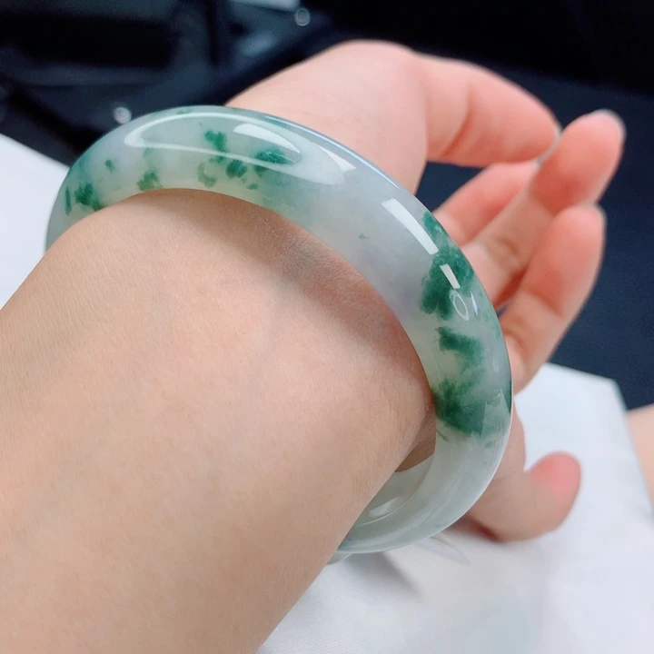 翡翠未镶嵌手镯57圈