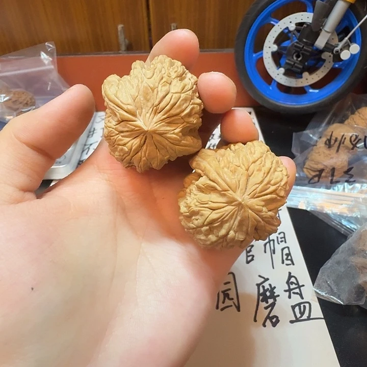 吊坠桃核41尺小众暴雪
