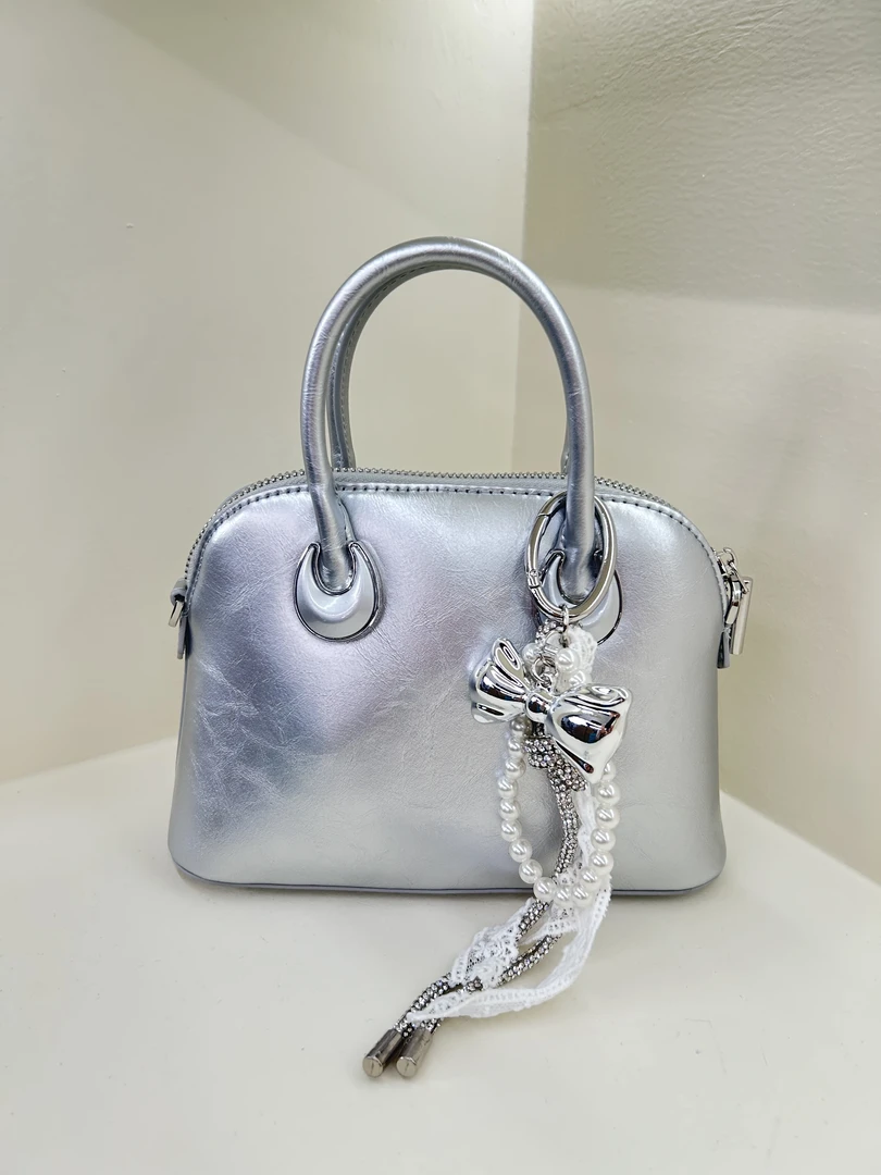 8002 珠光银2025新款时尚轻奢单肩斜挎包