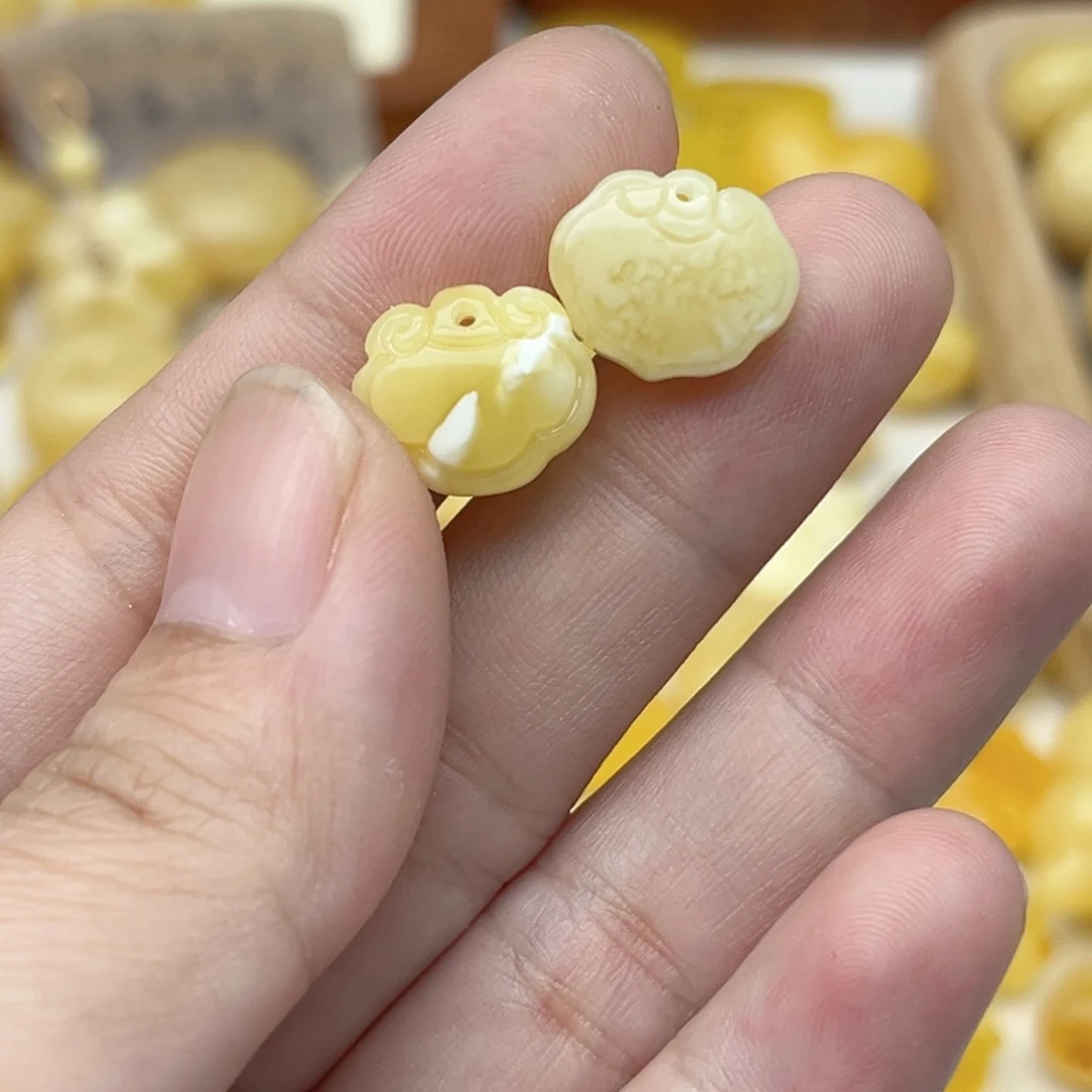 裸石蜜蜡未镶嵌配饰