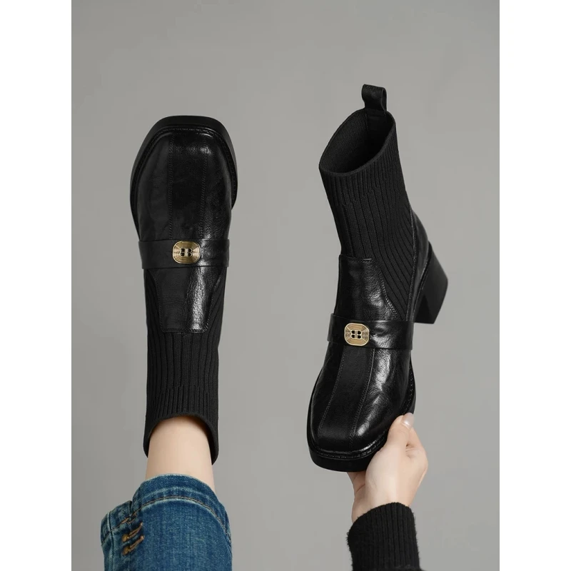 复古金属扣针织弹力袜靴女2025冬新款方头拼接厚底短靴粗跟瘦瘦靴