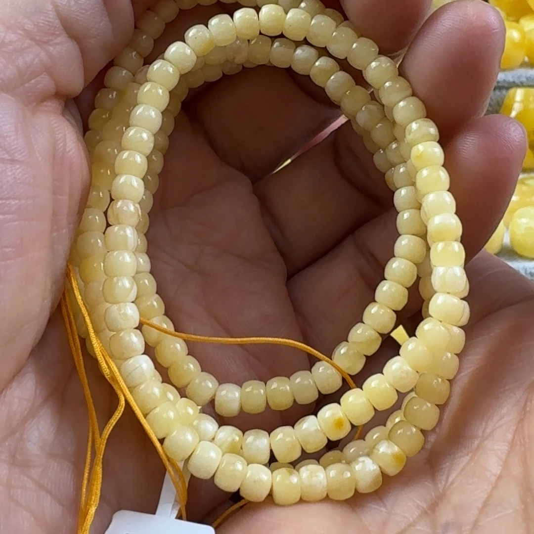 蜜蜡未镶嵌裸石29