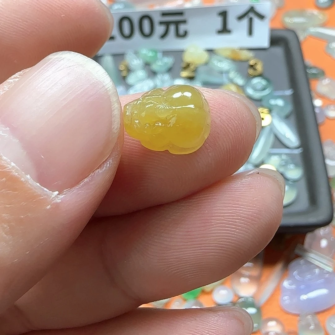 定制翡翠未镶嵌翡翠