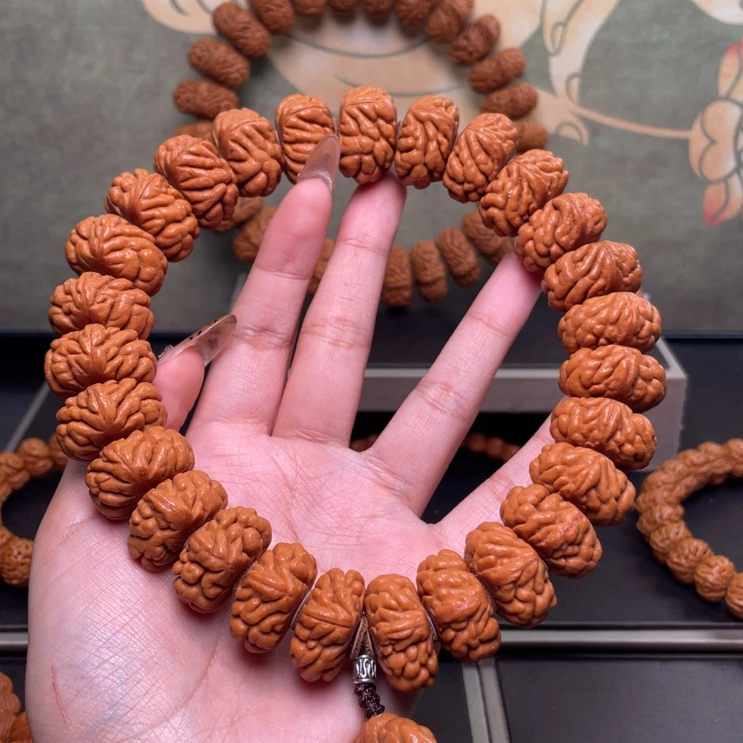 趙***⁷桃核吊坠23豹子头手持