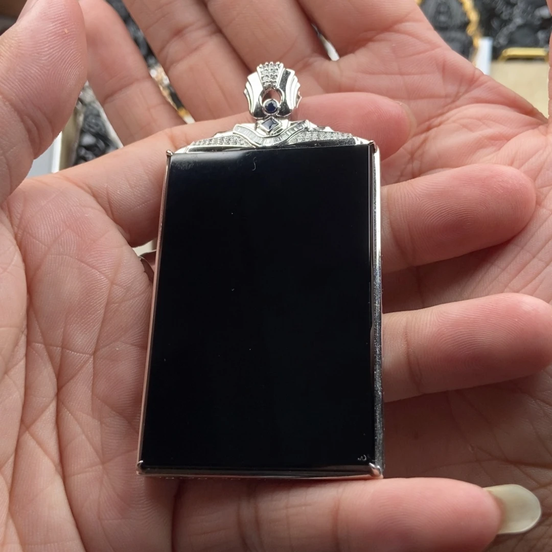 颈饰18K金镶嵌翡翠两****递无事牌