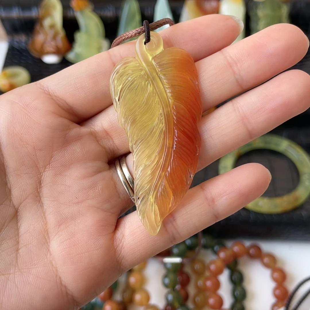 【闪购商品】蛇纹石玉未镶嵌颈饰米*瓜