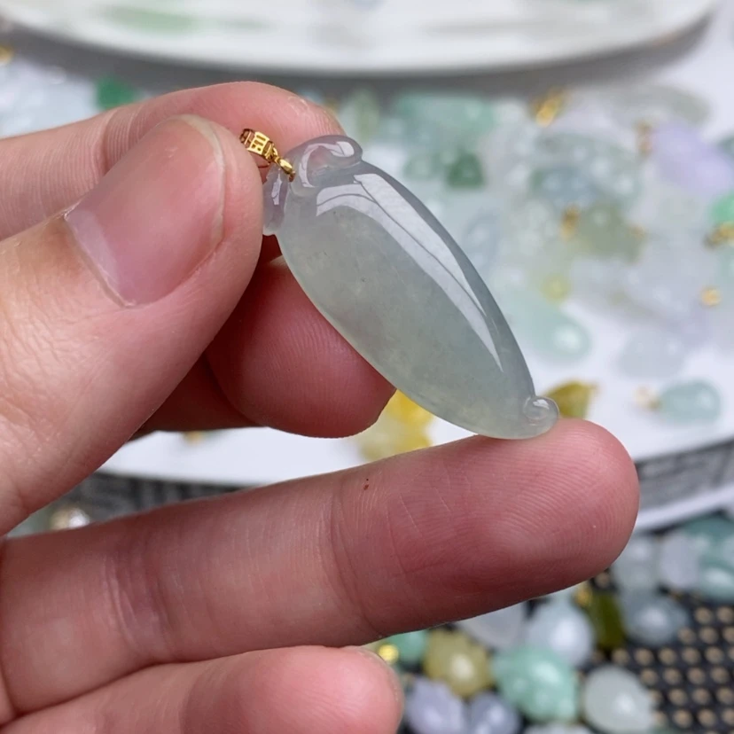 【闪购商品】翡翠吊坠(不含链)18K金镶嵌瓜
