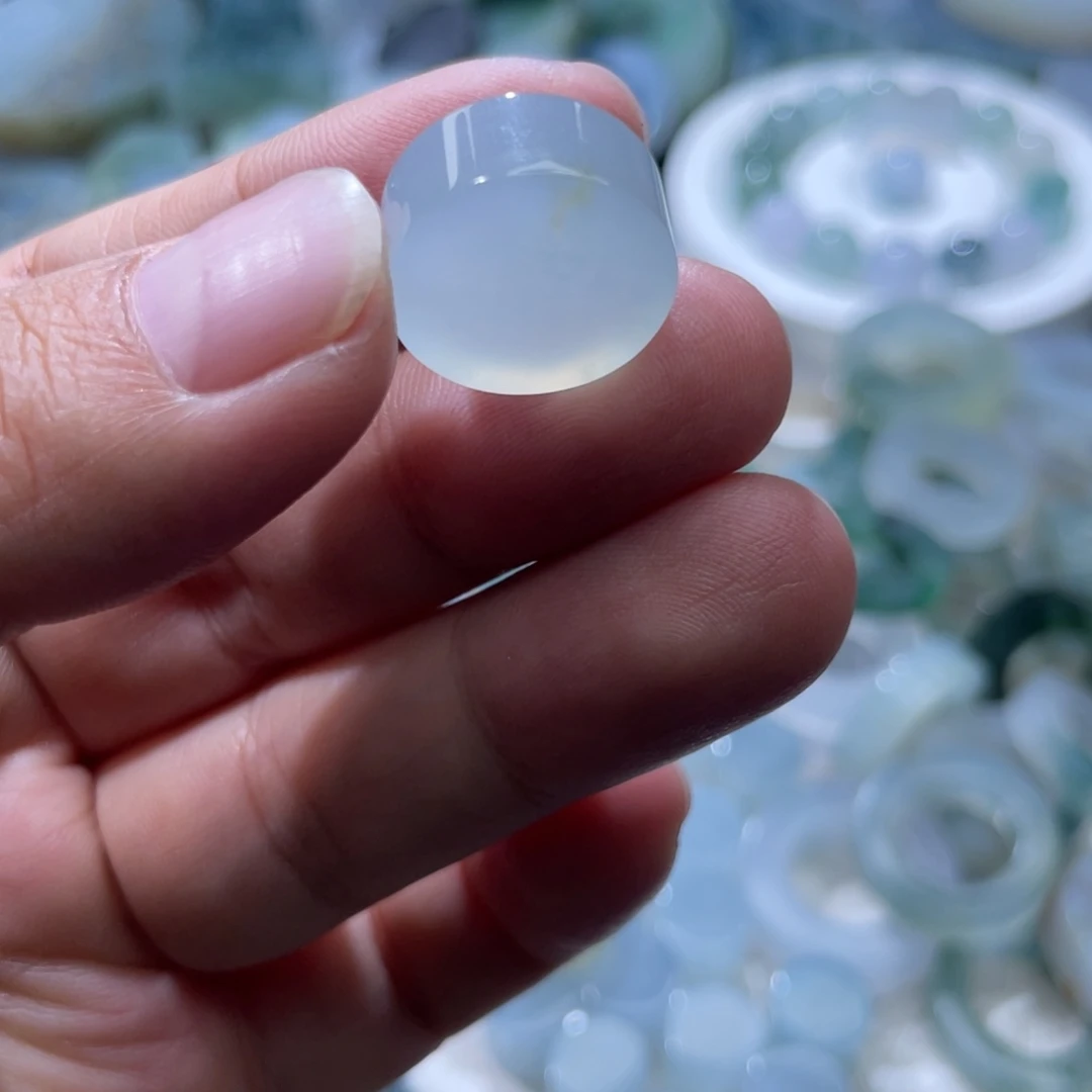 定制翡翠未镶嵌天然翡翠冰冰扣子