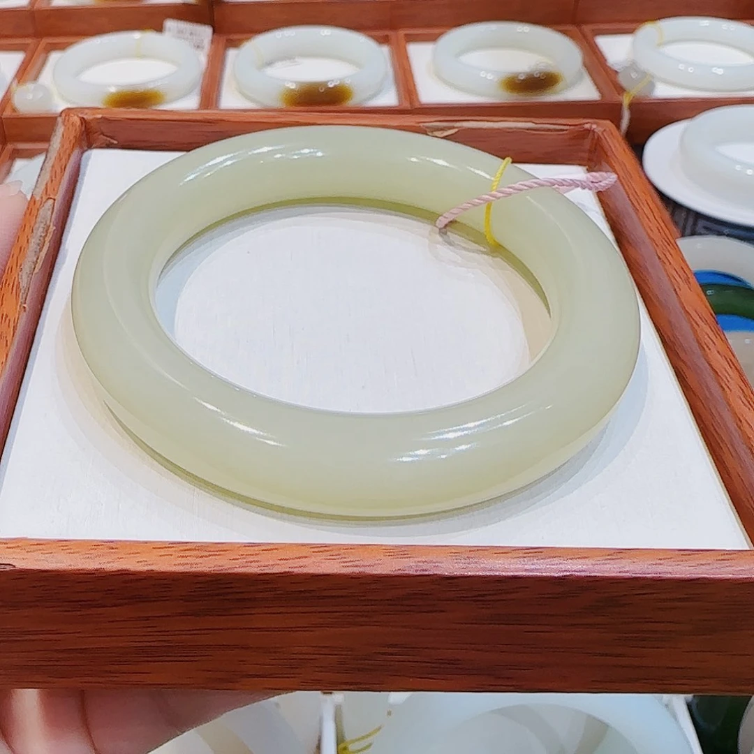 和田玉手镯未镶嵌黄口55