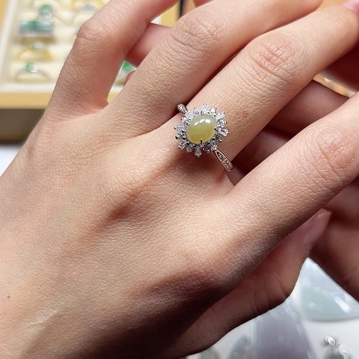 翡翠戒指银S925镶嵌黄翡蛋面戒指