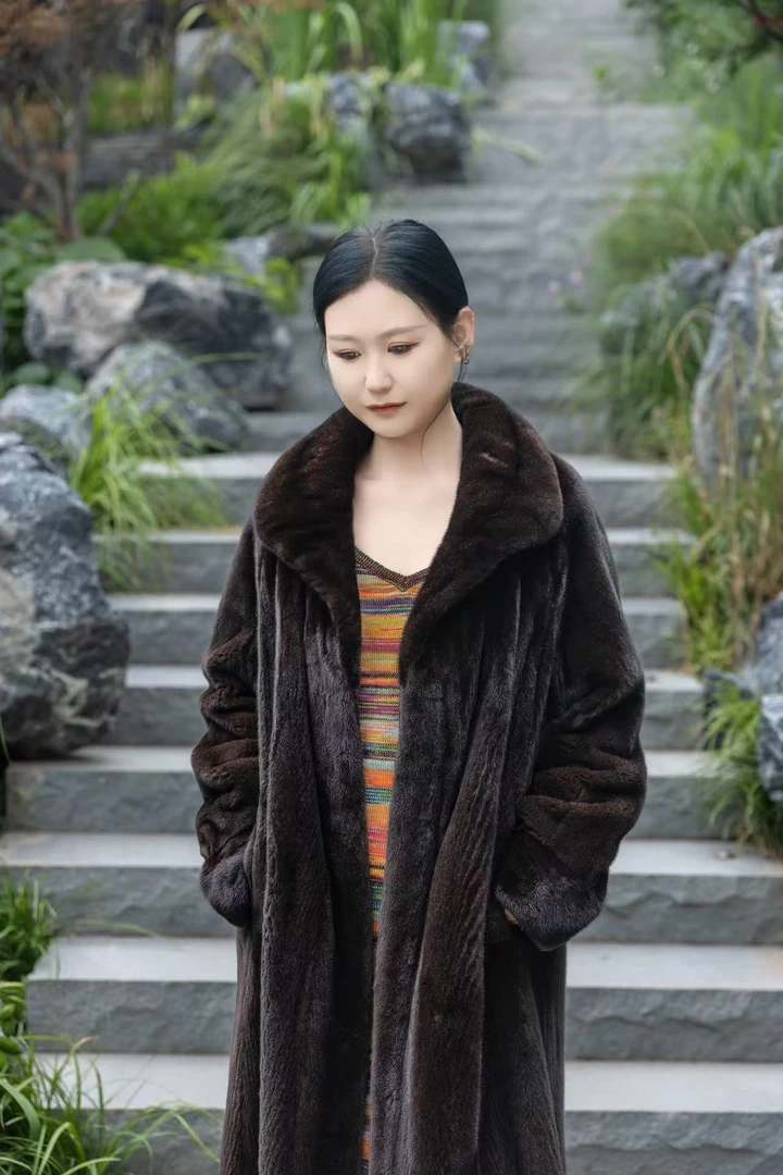 进口立翻领小母貂《全挖销工艺》《机开全抽刀》长款时尚大衣设计师