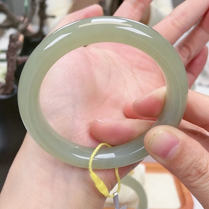 和田玉手镯58未镶嵌