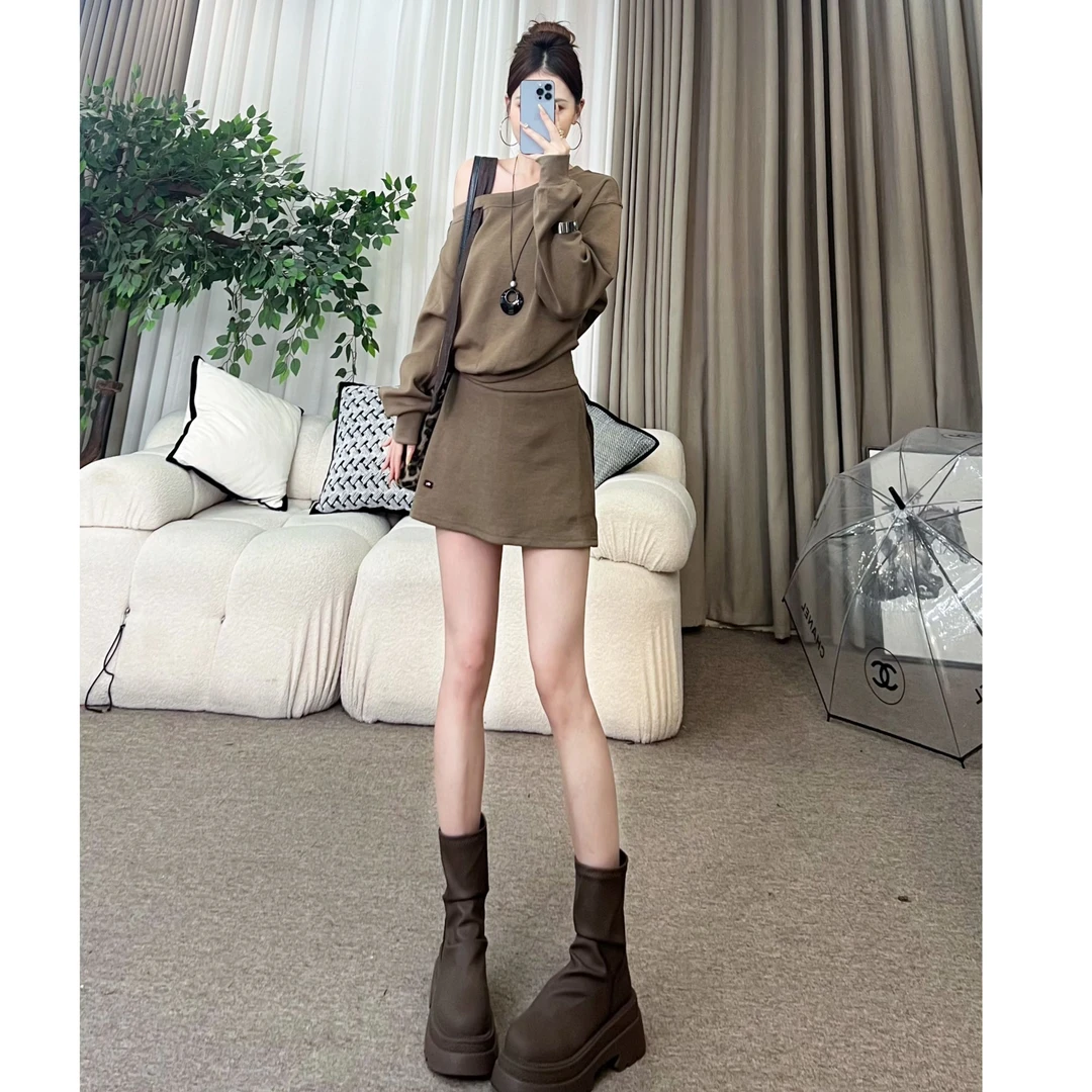 XIAOQIN【时光画布】早秋休闲气质斜肩卫衣显瘦短款裙裤套装T224