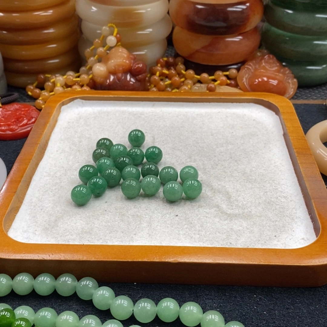 浮***光石英岩玉未镶嵌手镯（圆镯）