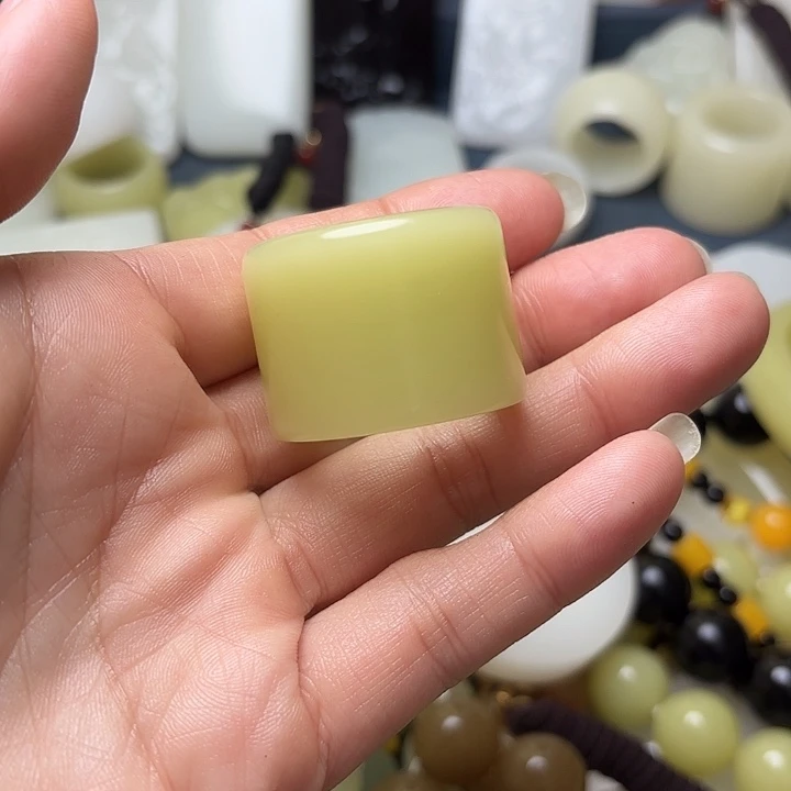 和田玉（糖玉）未镶嵌车挂