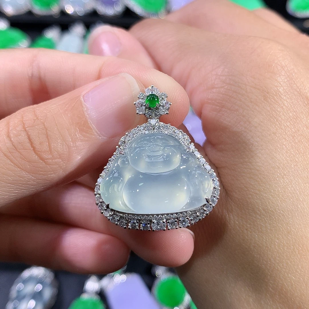 翡翠18K金镶嵌颈饰